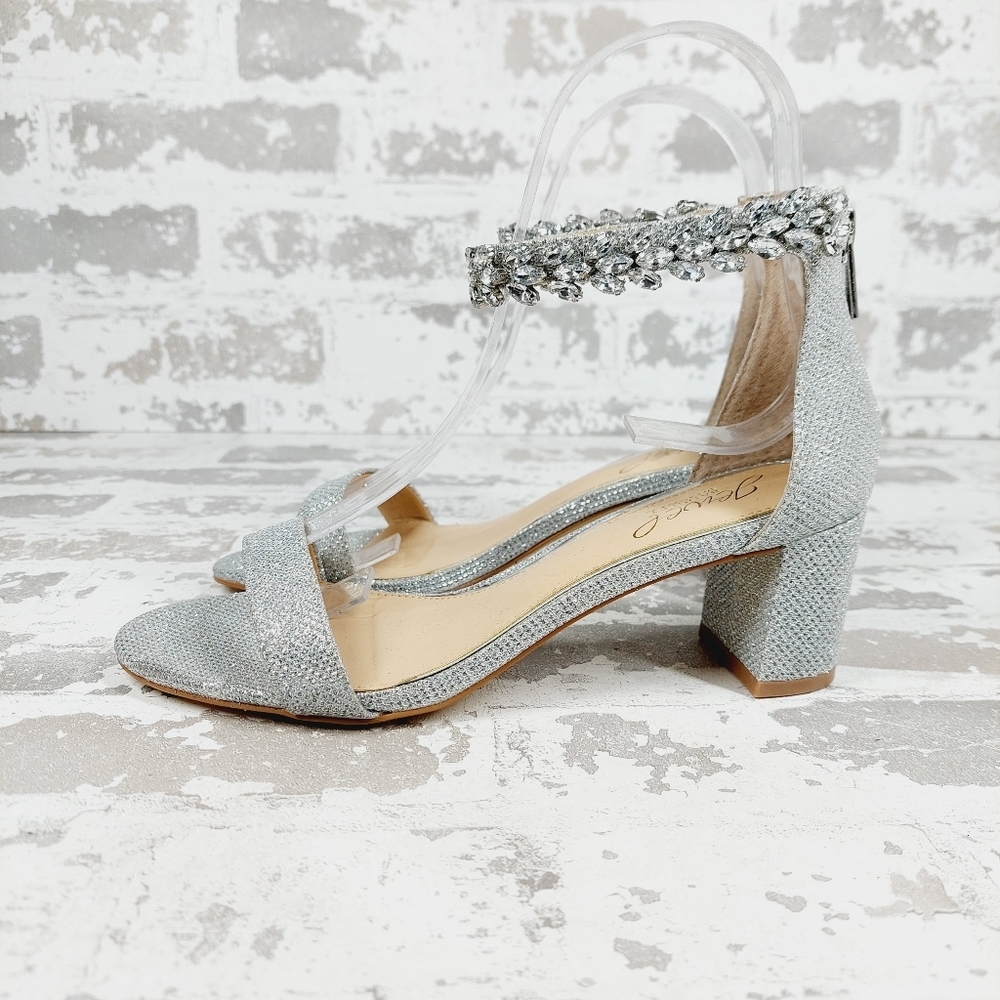 New Jewel Badgley Mischka Catalina SILVER GLITTER Open Toe Block Heel C369